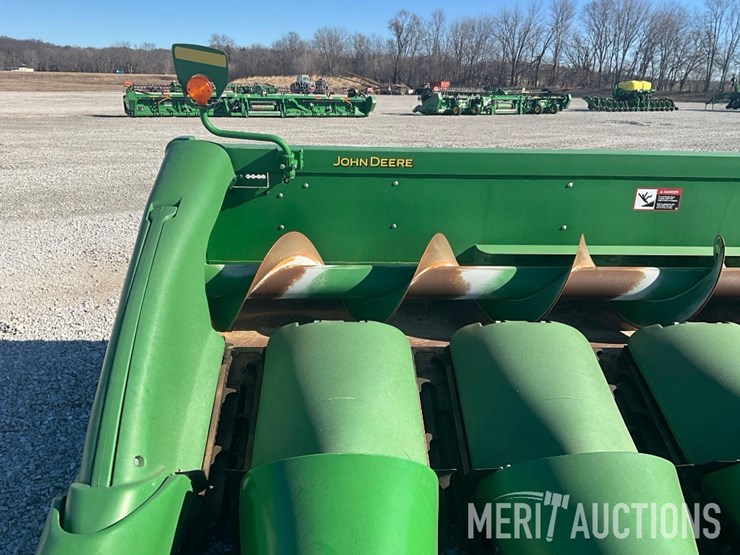 2019-john-deere-712c-image-8