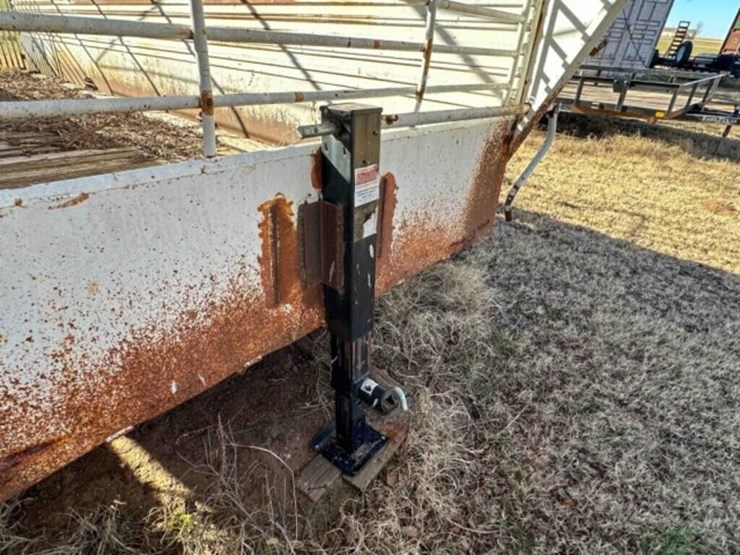 1999-gooseneck-livestock-trailer-image-22