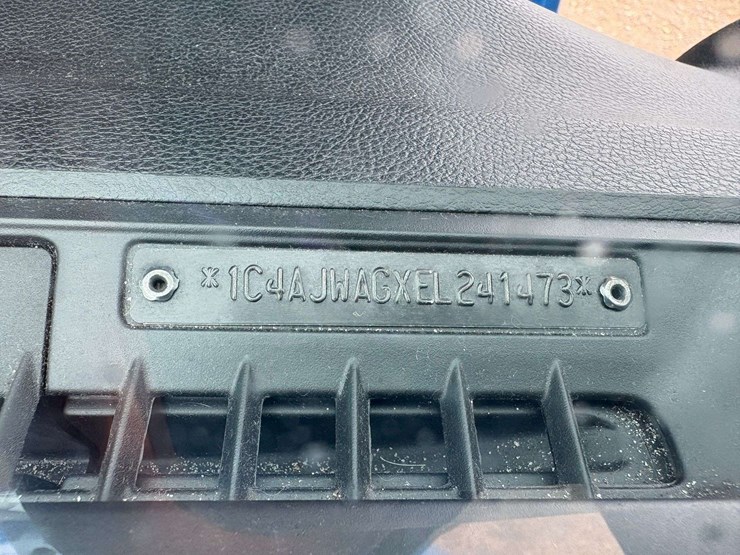 2014-jeep-wrangler-image-24