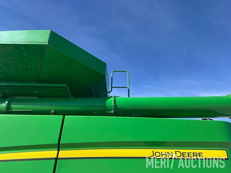 2021-john-deere-s790-image-17