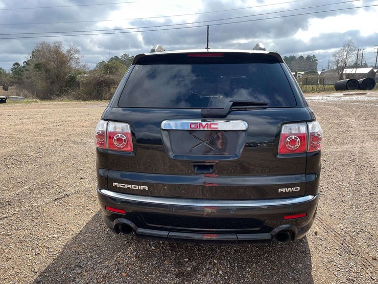 2012-gmc-acadia-denali-image-6