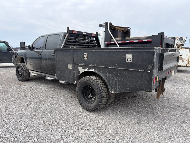 2011-chevrolet-3500-image-5