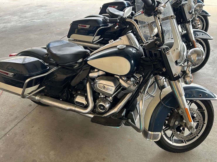 2020-harley-davidson-road-king-police-motorcycle-image-3