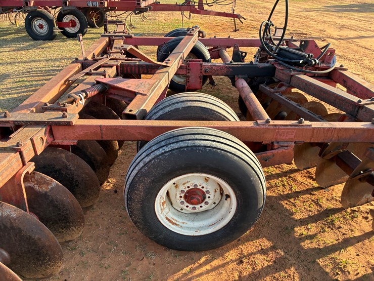 massey-ferguson-620-image-6