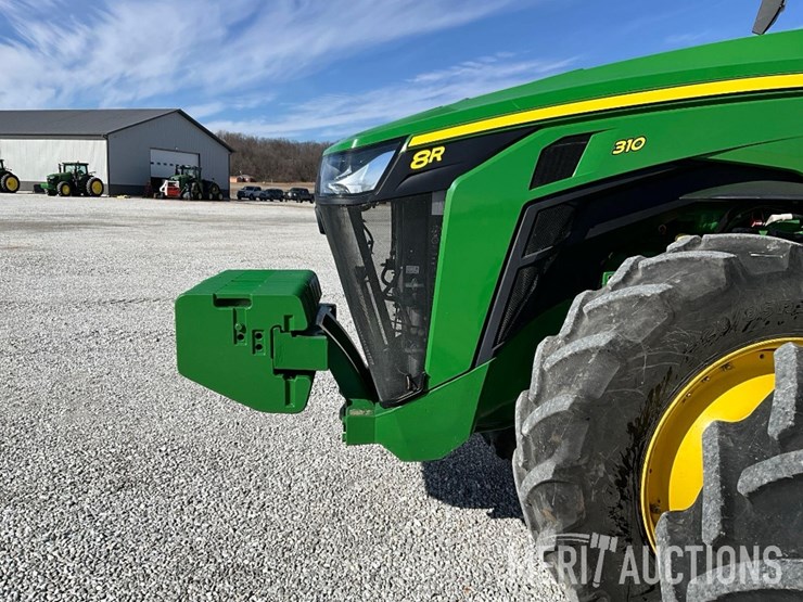 2023-john-deere-8r-310-image-11