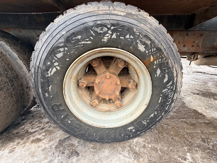 1999-mack-dm690-image-40