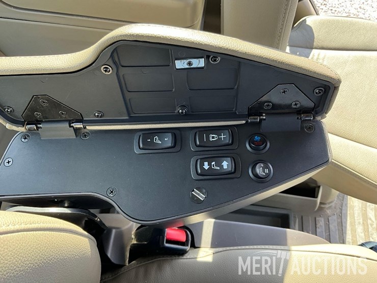 2022-john-deere-7r-210-image-45