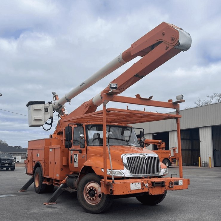 2003 INTERNATIONAL DURASTAR 4300