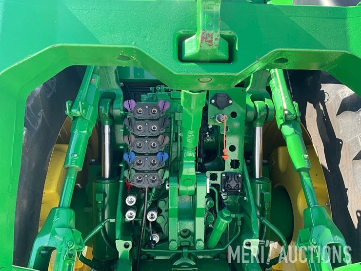 2023-john-deere-8r-340-image-23