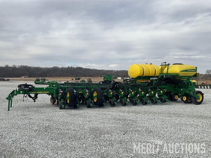 2019-john-deere-1775nt-image-1
