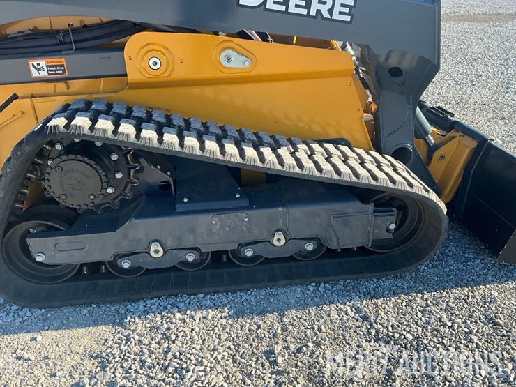 2023-deere-333g-image-25