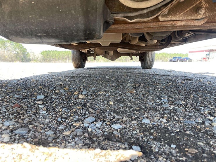 2005-ford-econoline-350xl-10-passenger-van-(80,129-miles)-image-25