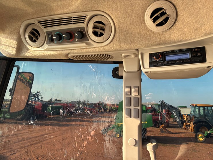 2022-john-deere-6105e-image-17