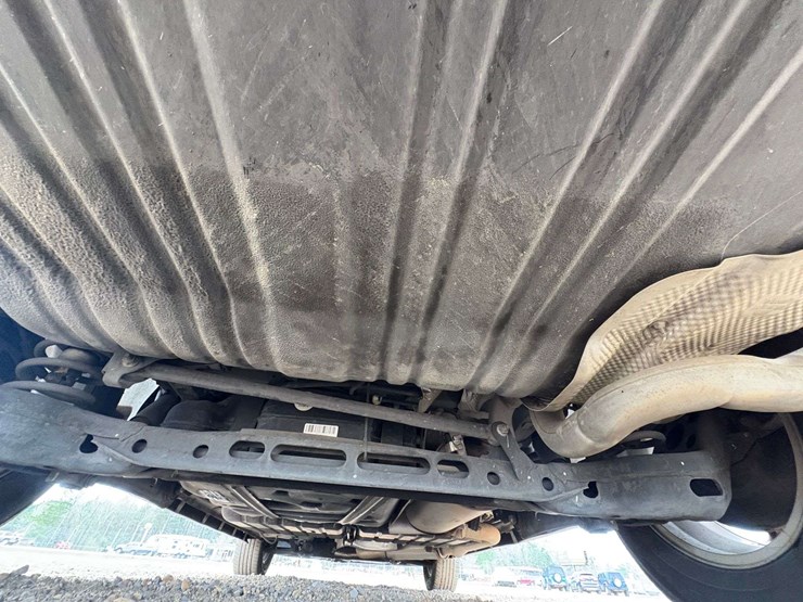 2014-chrysler-town-&-country-image-10