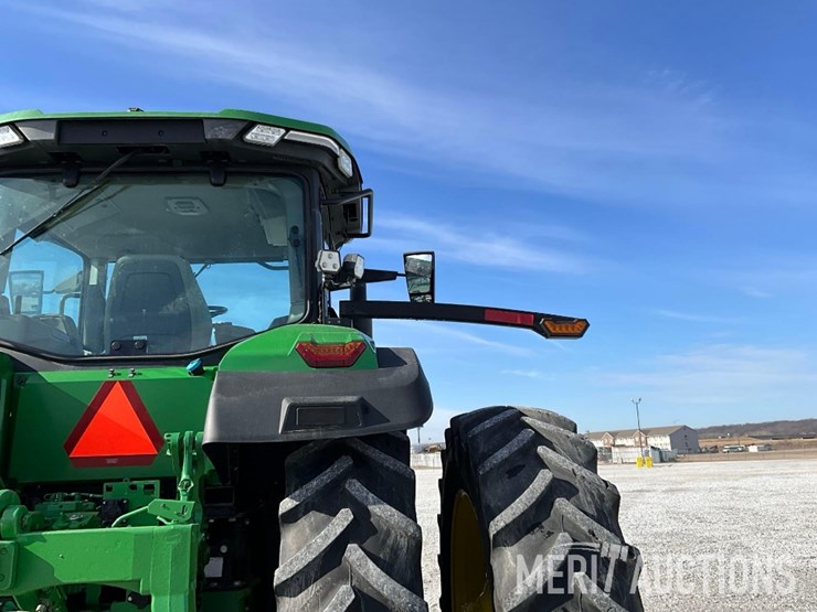 2022-john-deere-7r-210-image-27