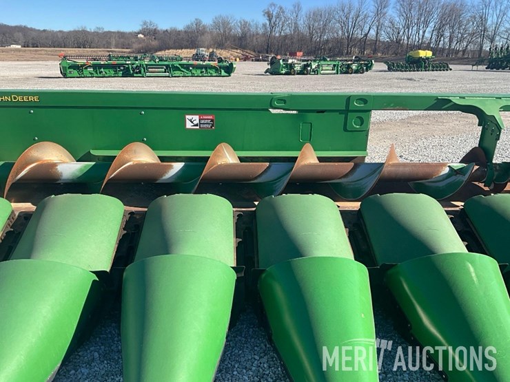 2019-john-deere-712c-image-10