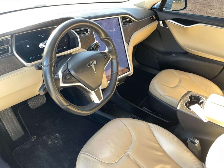 2013-tesla-model-s-4-door-sedan-(135,834-miles)-image-10