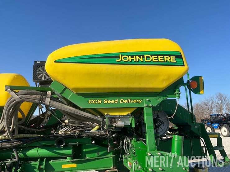 2009-john-deere-1770nt-image-24
