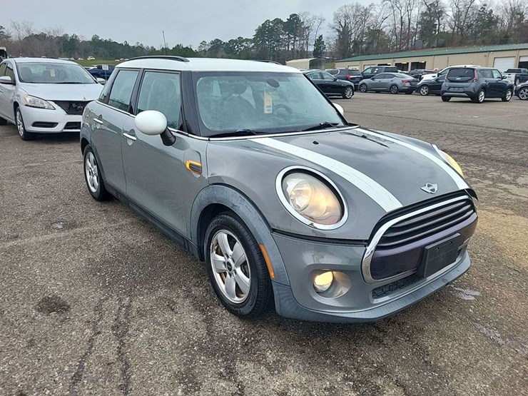 2016-mini-cooper-hardtop-4-door-hatchback,-image-1