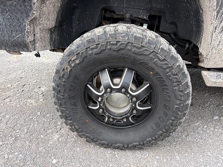 2011-chevrolet-3500-image-9