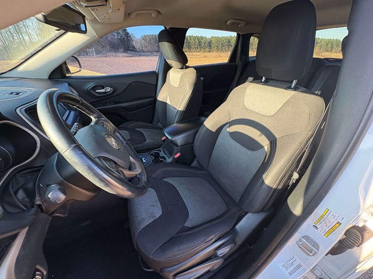 2014-jeep-cherokee-image-16