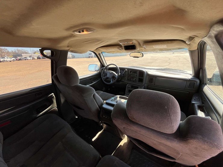 2005-chevrolet-1500-image-18