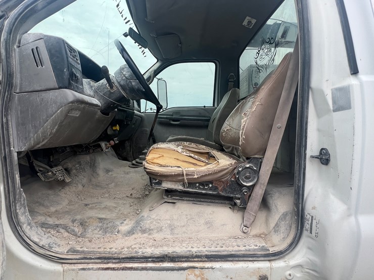 2000-ford-f650-image-25