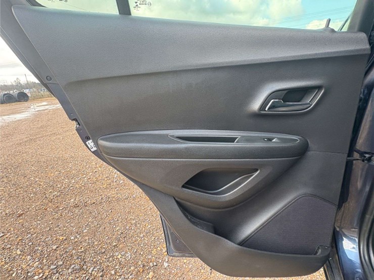 2018-chevrolet-trax-4-door-suv-(103,967-miles)-image-15