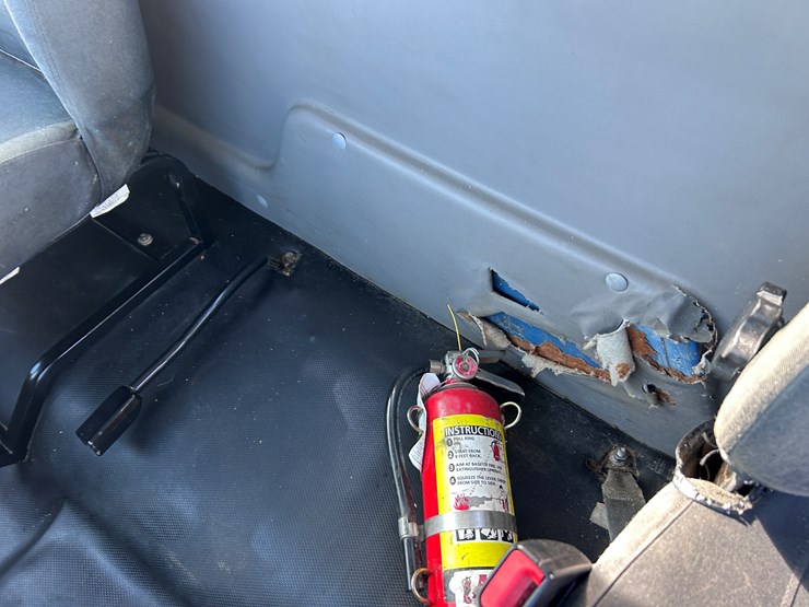 #1680-•-freightliner-day-cab-truck-tractor-image-52