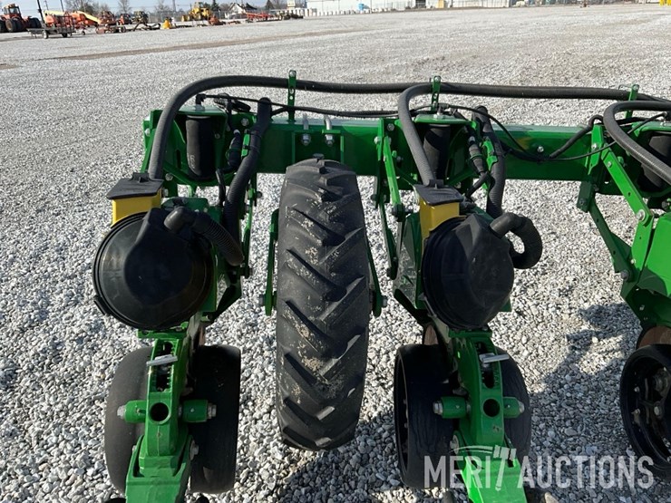2022-john-deere-dr16-image-9