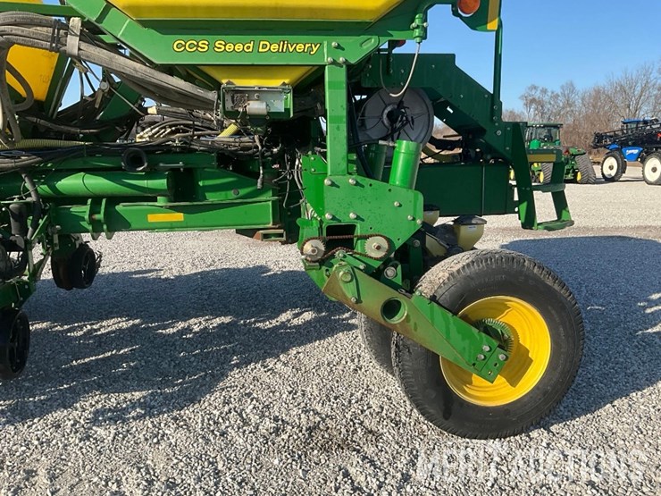 2009-john-deere-1770nt-image-25