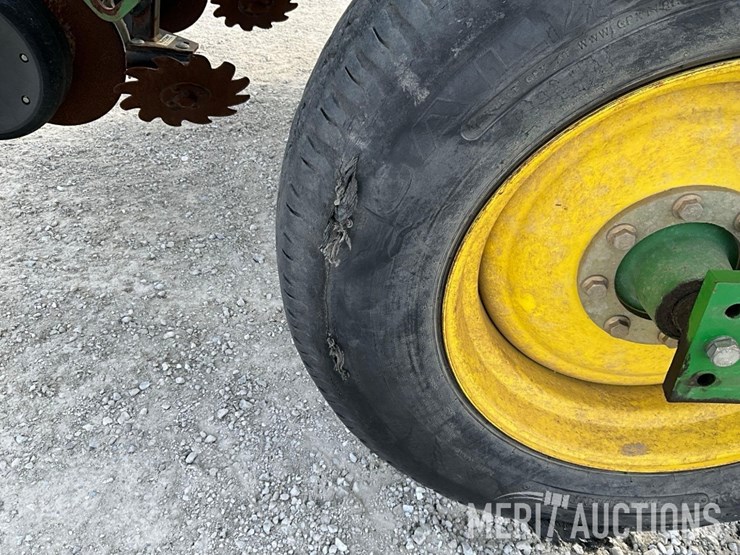 2007-john-deere-1790-image-31