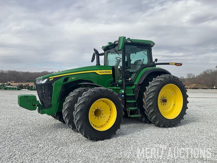2023-john-deere-8r-310-image-1