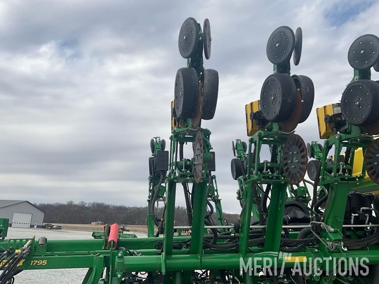 2022-john-deere-1795-image-14