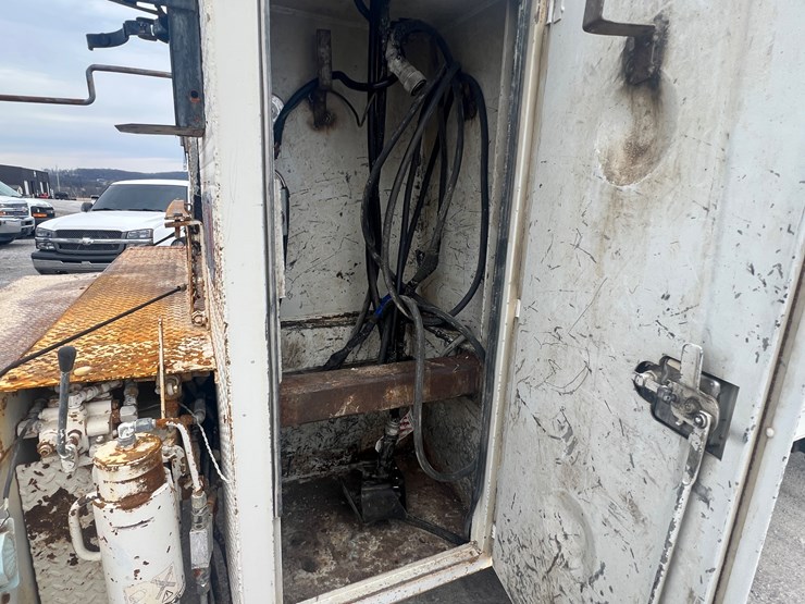 2000-ford-f650-image-31