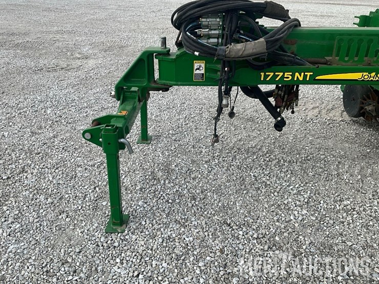 2019-john-deere-1775nt-image-11