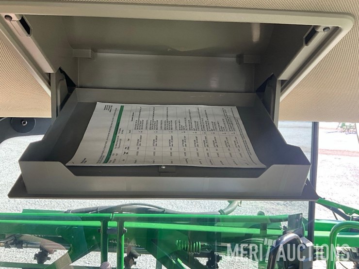 2022-john-deere-410r-image-40