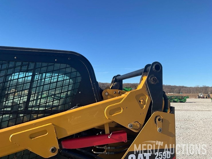 2015-caterpillar-259d-image-15