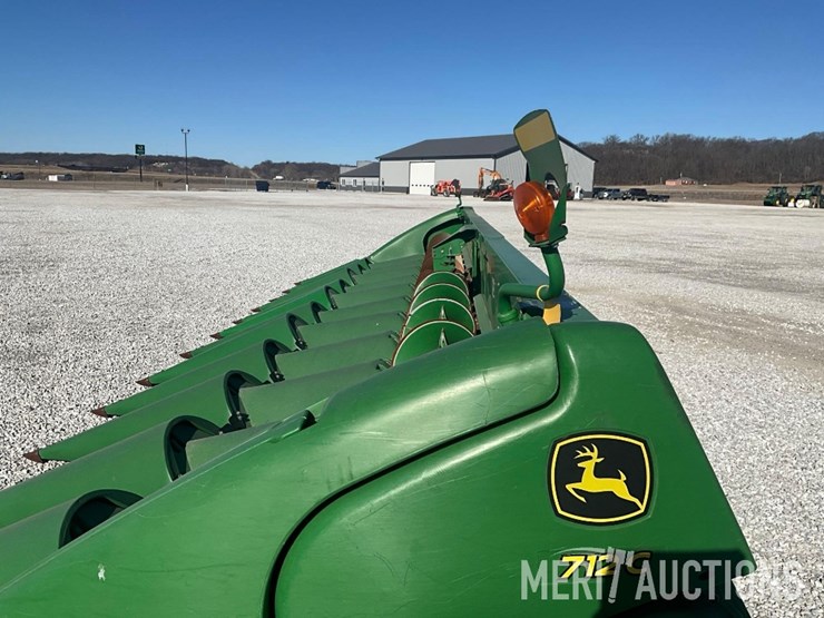 2019-john-deere-712c-image-21