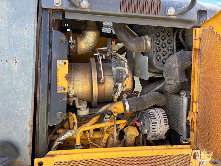 2014-deere-650k-lgp-image-8