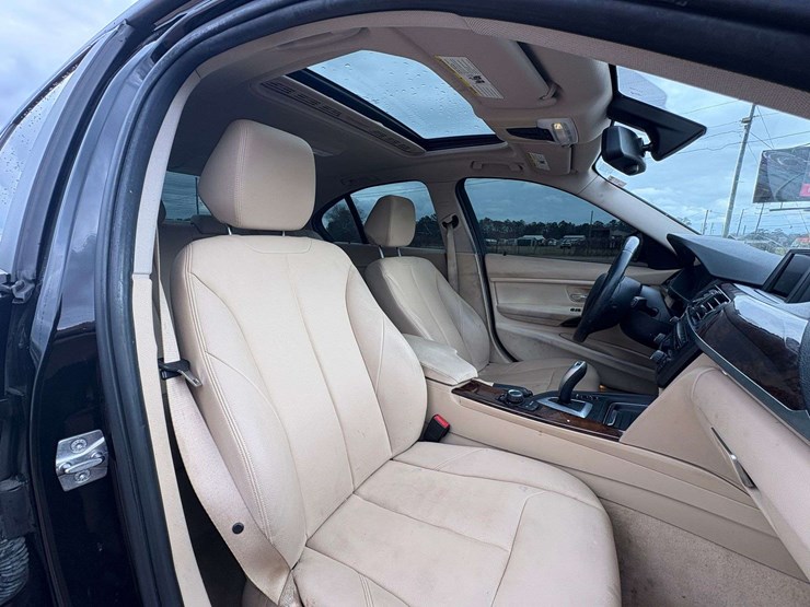 2014-bmw-320i-4-door-sedan-(84,380-miles)-image-23