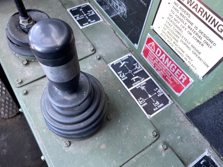 #1019-•-1991-skytrak-telehandler-image-51