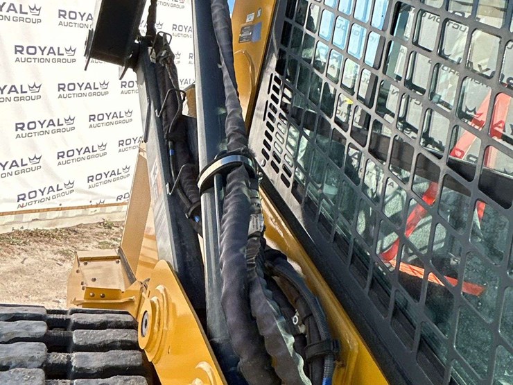 2023-deere-333g-image-24