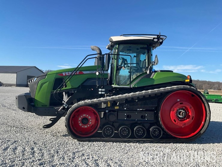 2025-fendt-1167-vario-tractor-image-2
