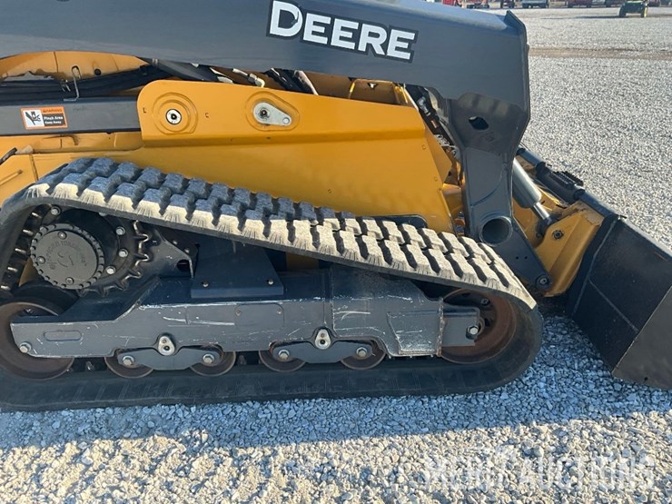 2024-deere-333g-image-24