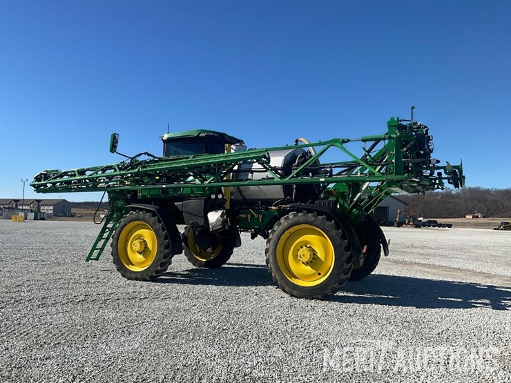 2022-john-deere-410r-image-3
