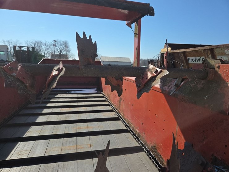 new-holland-195-image-27