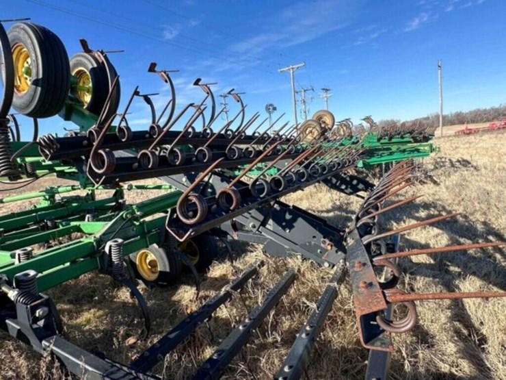 2008-john-deere-2210-image-11