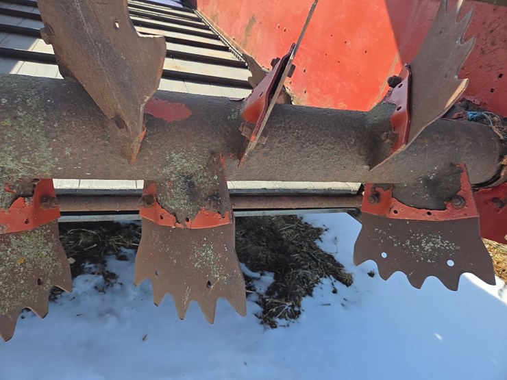 new-holland-195-image-22