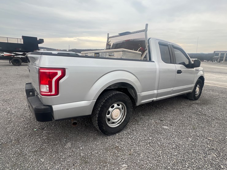 2015-ford-f150-xl-image-3